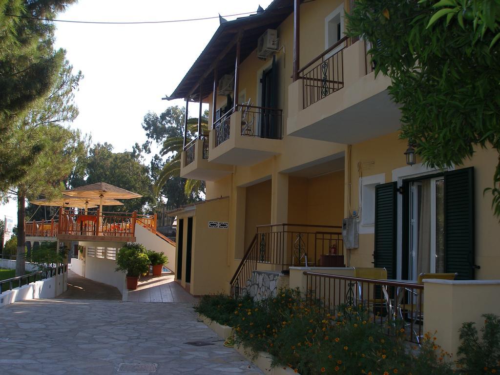 Michalis Place Apartments Василики Екстериор снимка